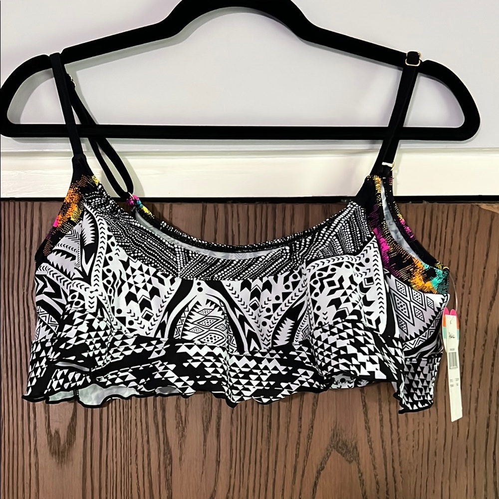 Raisins Black and White Geometric Swim Top